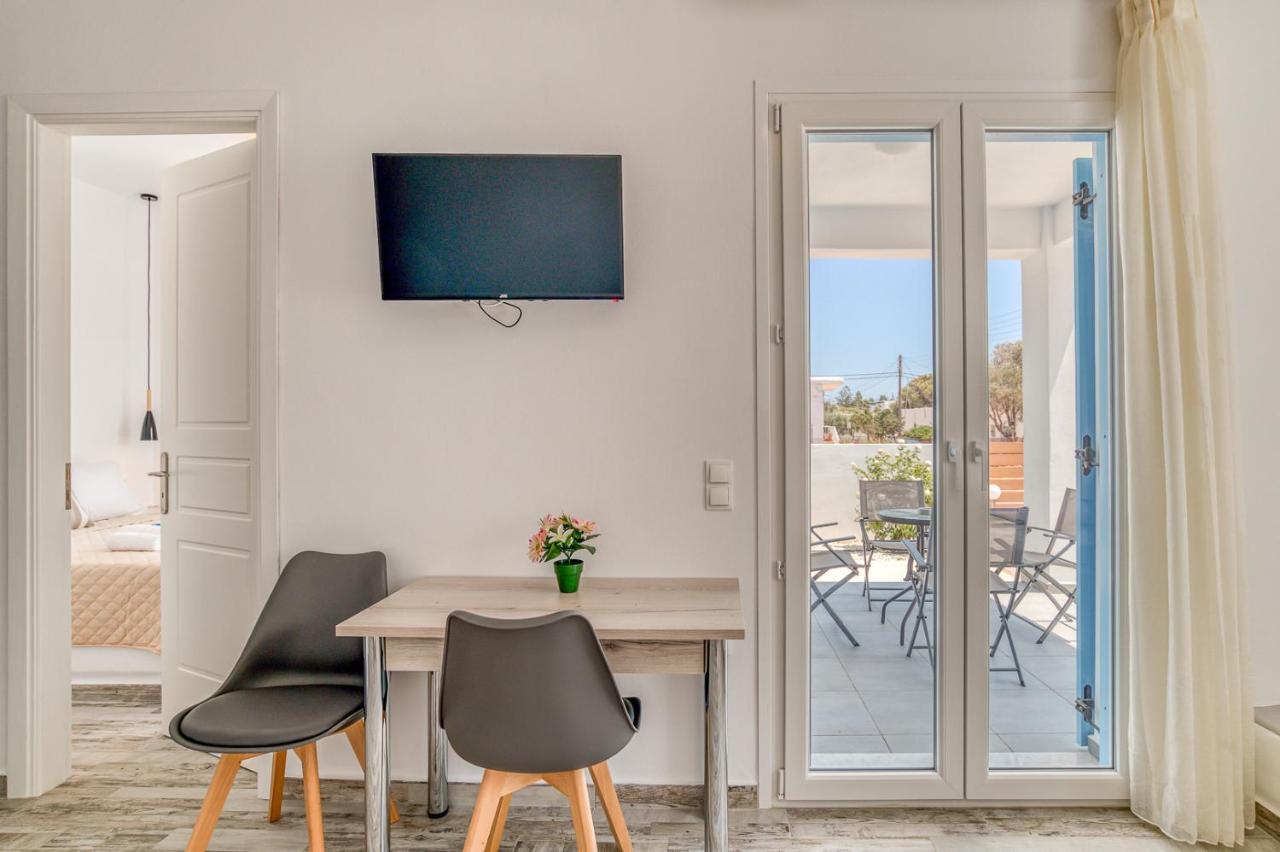 Ippocampos Seaside Serenity - Unwind At Paros Poolside Retreats Aliki  Exterior photo